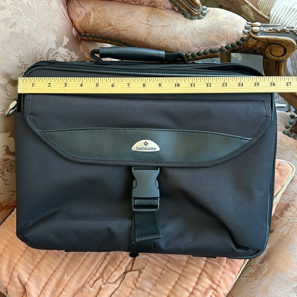 Samsonite portfolio Genuine brand not used Black Fir Laptop case Documents Brief